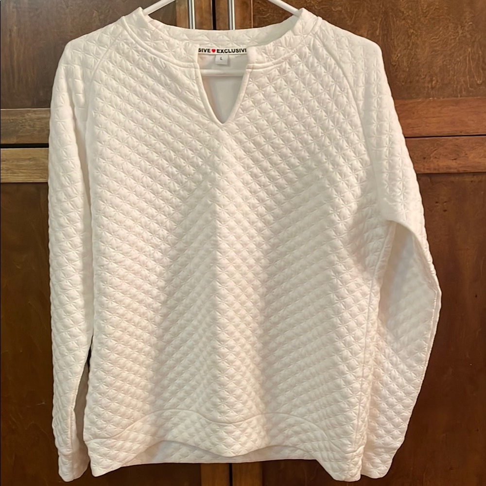White V-Neck Sweatshirt Pullover with Textured Surface and Long Sleeves